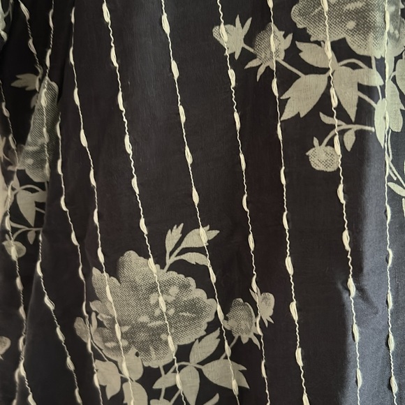 NWT Earthbound kimono. Detailed with embroidery and flowers. XS/S - Picture 2 of 5